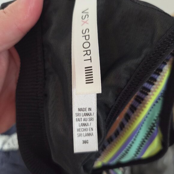 Victorias Secret US Sz 36C VSX Multicolor Zigzag Pattern Zip Front Sports Bra - Picture 8 of 8